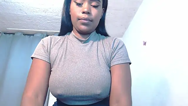 Amber_bitch_ nude stripping on cam for live sex video chat