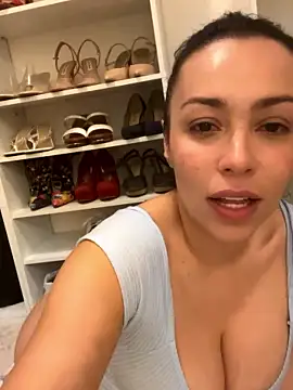 Aria_Brook nude stripping on cam for live sex video chat