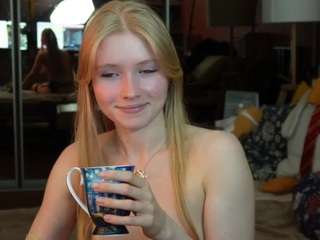 Bestblondiie nude and sexy before cam for live chat