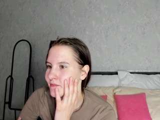 Carolin-Black nude and sexy before cam for live chat