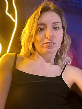 Crazy-Rosa nude stripping on cam for live sex video chat