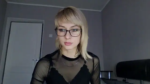 Darling420 nude stripping on cam for live sex video chat