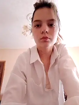DashaIce nude stripping on cam for live sex video chat