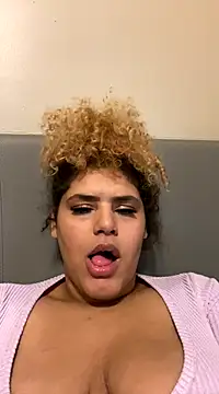 deionxx nude stripping on cam for live sex video chat