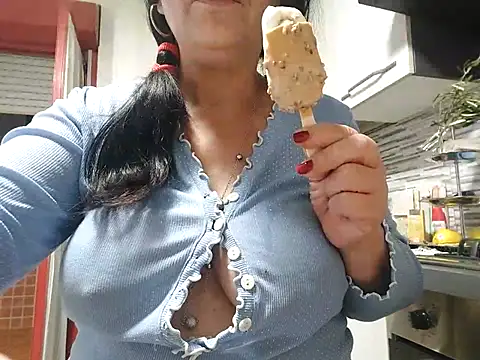 Fata_Viziata nude stripping on cam for live sex video chat