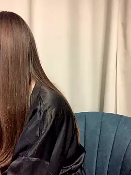 FlowerNatalie nude stripping on cam for live sex video chat