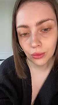 Goddess_Elle nude stripping on cam for live sex video chat