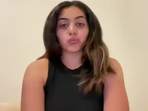 hawtmamibri nude stripping on cam for live sex video chat