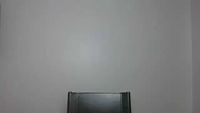 heidihotte nude stripping on cam for live sex video chat