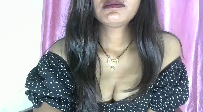 Hotty_shona nude stripping on cam for live sex video chat