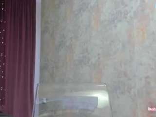 Isa-Bellee nude and sexy before cam for live chat