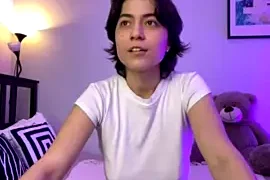 Jenn_Li nude stripping on cam for live sex video chat