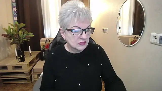 KayleSmoll nude stripping on cam for live sex video chat