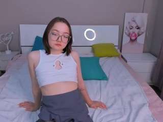 KirdaTrevish nude and sexy before cam for live chat