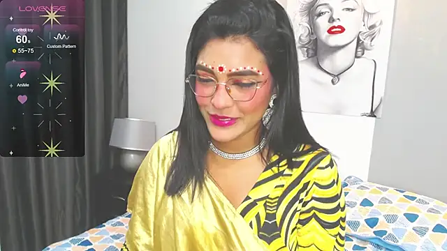 lakshmiraniii nude stripping on cam for live sex video chat