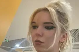 Little___Mia nude stripping on cam for live sex video chat