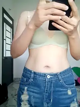 LynaSo nude stripping on cam for live sex video chat