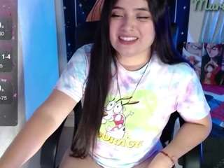 Marian Perez nude and sexy before cam for live chat