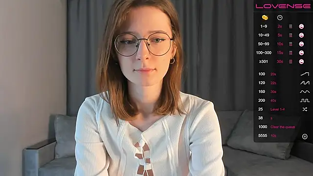 MaryLooj nude stripping on cam for live sex video chat