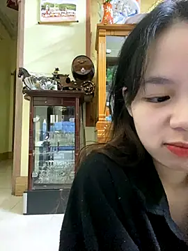 Minmin2k5 nude stripping on cam for live sex video chat