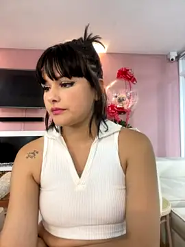 _neferett_ nude stripping on cam for live sex video chat