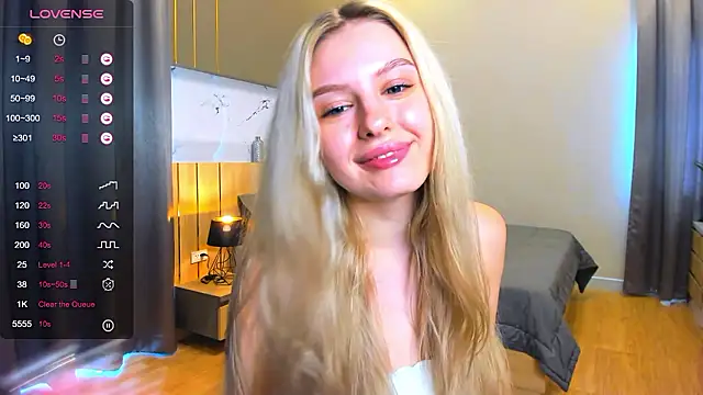 Nensi_blond nude stripping on cam for live sex video chat