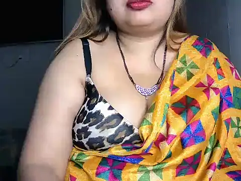 Oh-Julie nude stripping on cam for live sex video chat