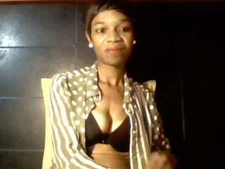 OnwabaJones nude and sexy before cam for live chat