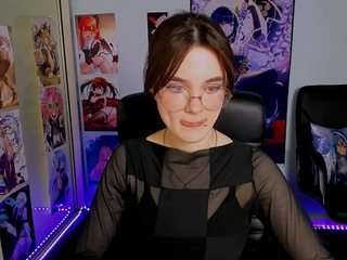 Polly-purr nude and sexy before cam for live chat