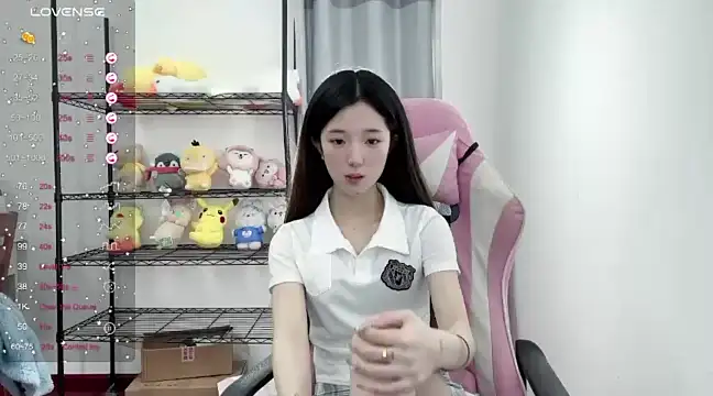 Qiana-1314 nude stripping on cam for live sex video chat