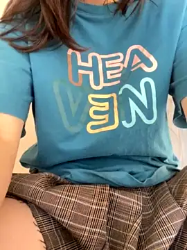 Ruby_bear nude stripping on cam for live sex video chat
