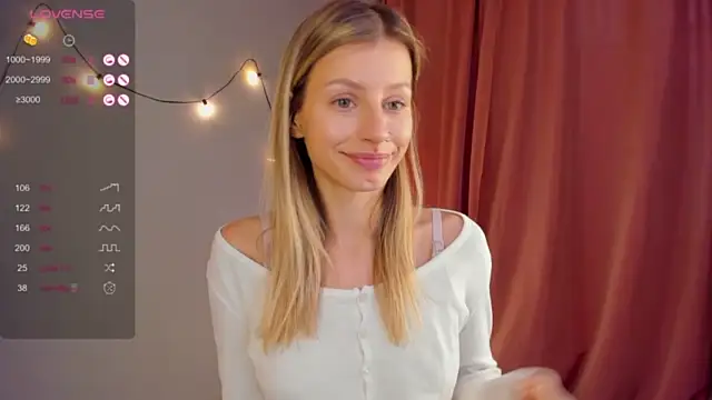 SadieSage nude stripping on cam for live sex video chat