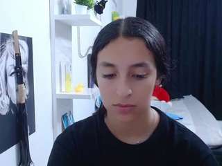 Selena-colliins nude and sexy before cam for live chat