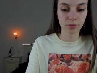 Stellaqueenn nude and sexy before cam for live chat