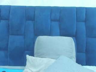 Stephanie-Hills nude and sexy before cam for live chat