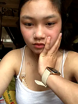 —Tina— nude stripping on cam for live sex video chat