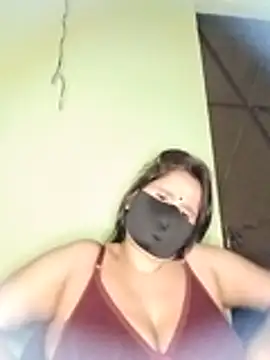 Tishani nude stripping on cam for live sex video chat