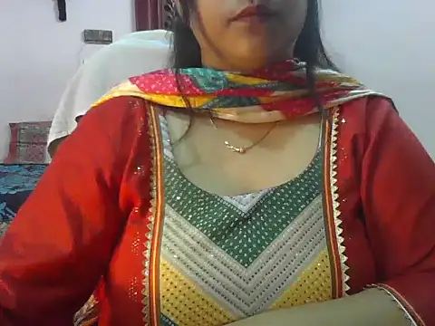 Urlove_Maahi nude stripping on cam for live sex video chat