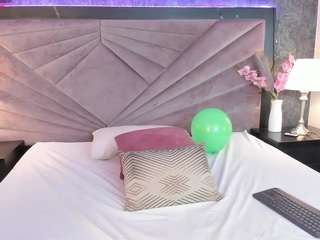 Valeria-smith nude and sexy before cam for live chat