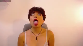 Violetta_V nude stripping on cam for live sex video chat