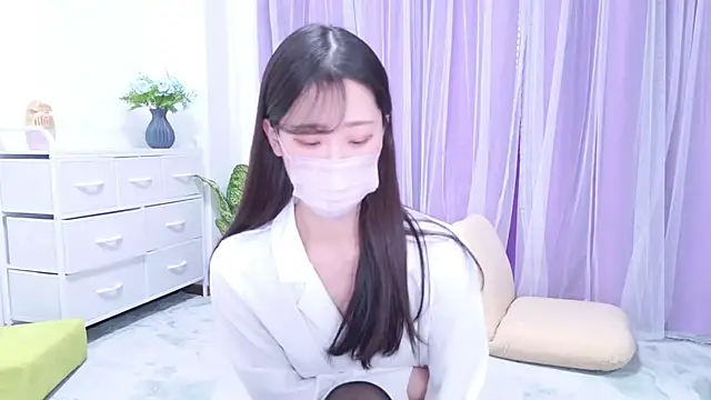 YURAYURA_chan nude stripping on cam for live sex video chat