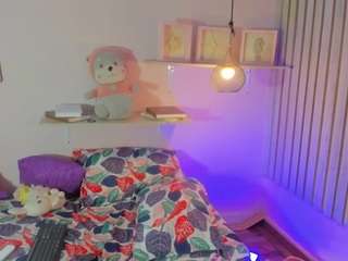 Ari-rosee nude and sexy before cam for live chat