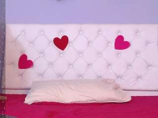 Beba-26 nude and sexy before cam for live chat