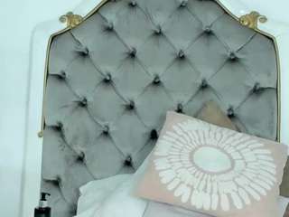 CarolineWalkerr nude and sexy before cam for live chat