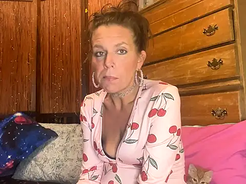 Cherrypoppns nude stripping on cam for live sex video chat