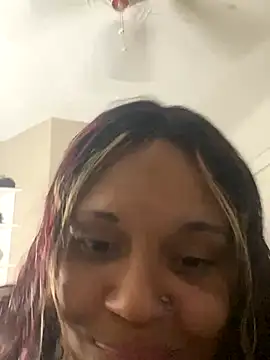 Cinderwetta nude stripping on cam for live sex video chat