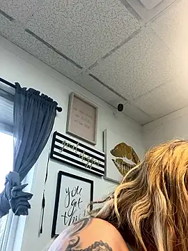 daisydazzle nude stripping on cam for live sex video chat