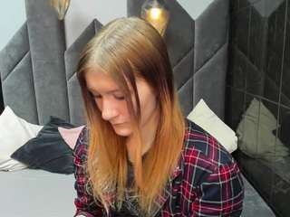 DonnaMilk nude and sexy before cam for live chat