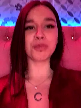EmiliaBrown nude stripping on cam for live sex video chat