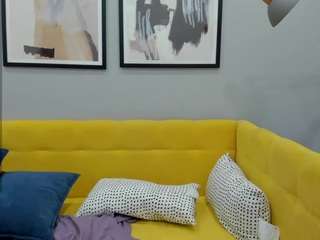 EmilyFlyy nude and sexy before cam for live chat